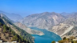 पाकिस्तान में 24 घंटे में 7 फीट कम हुआ चिनाब का पानी, भारत ने दो बांध बंद किए, 3 करोड़ लोगों पर असर