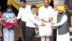 सीएम मान ने 942 वन विभाग कर्मचारियों को सौंपे नियुक्ति-पत्र, बोले 20-20 साल पुराने कर्मचारी पक्के हुए !