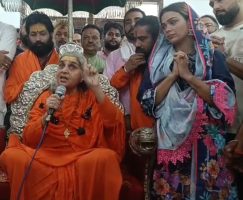 हरियाणा के यूट्यूबर अरमान मलिक की पत्नी को धार्मिक सजा:काली माता मंदिर में 7 दिन सफाई करेंगी