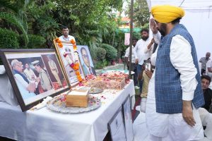 IPS अधिकारी वाई पूरन कुमार की आत्महत्या से मचा सियासी तूफान, CM मान ने उठाए प्रशासन पर गंभीर सवाल