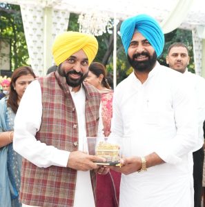 Punjab News: AAP विधायक कुलवंत सिंह बाजीगर पर दर्ज हुई FIR, लगी कई संगीन धाराएं