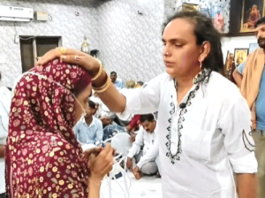 मोगा का शॉकिंग वीडियो: बाबा शिवम नाथ ने दरबार में महिला की ऑक्सीजन नली हटवाई, कुछ देर बाद बिगड़ी तबीयत