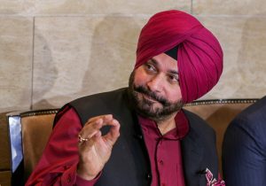 Navjot Sidhu की राजनीति में वापसी पर बड़ा सवाल: CM फेस की शर्त से पंजाब की सियासत गरमाई