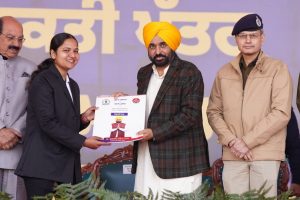 जालंधर पहुंचे CM भगवंत मान: 1746 युवाओं को सौंपे नियुक्ति पत्र, बोले— पंजाब में बढ़ी गैंगवार, अब इसे रोकना आपकी ड्यूटी