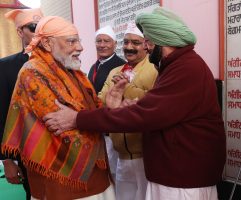 डेरा सच्चखंड बल्लां में पीएम मोदी से मिले कैप्टन अमरिंदर सिंह, पंजाब से जुड़े अहम मुद्दों पर हुई चर्चा