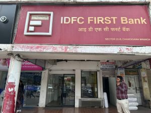 IDFC फर्स्ट बैंक घोटाला: चंडीगढ़ में जांच तेज, सभी विभागों से मांगा लेन-देन का ब्योरा, पूर्व ब्रांच हेड समेत 4 गिरफ्तार