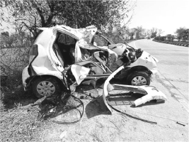 मोगा–बरनाला बाईपास पर दर्दनाक हादसा, कार साइनबोर्ड से टकराई, पटवारी की मौत