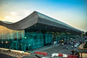 Israel-Iran War का असर: अमृतसर एयरपोर्ट से कई अंतर्राष्ट्रीय उड़ानें रद्द, यात्री परेशान