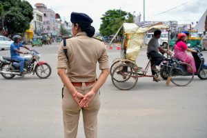 Punjab Traffic Rules: फर्जी VIP गाड़ियों पर सख्ती, लाल-नीली लाइट लगाने वालों के कटेंगे भारी चालान
