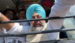 Punjab News: पूर्व कैबिनेट मंत्री गुरकीरत सिंह कोटली पुलिस हिरासत में, ब्लॉक समिति चुनाव के विरोध में प्रदर्शन