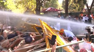 चंडीगढ़ में DM मौत मामले पर बड़ा प्रदर्शन: वॉटर कैनन चली, कई बड़े नेता हिरासत में