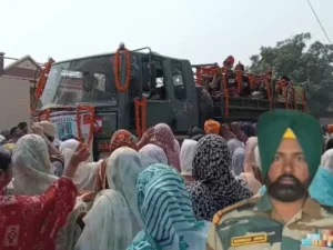 अरुणाचल में ट्रक हादसे में मोहाली के सूबेदार शहीद, रिटायरमेंट से 4 महीने पहले 11 वर्षीय बेटे ने दी मुखाग्नि