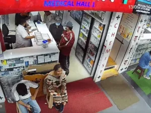 चंडीगढ़ में मेडिकल स्टोर पर ताबड़तोड़ फायरिंग, कैशियर की मौत: PGI के पास 1 सेकेंड में 13 गोलियां चलीं, गैंगवार एंगल की जांच