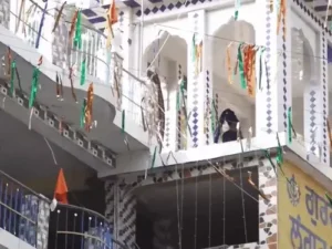 उत्तराखंड के नगरासू गुरुद्वारे में तीसरे दिन भी डटे रहे निहंग, सुरक्षा बढ़ी; प्रशासन और प्रतिनिधियों की वार्ता जारी