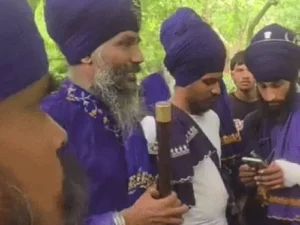 लुधियाना के रखबाग पार्क में रील बनाने को लेकर विवाद: मां-बेटी और निहंग समूह के बीच हुई बहस, वीडियो वायरल