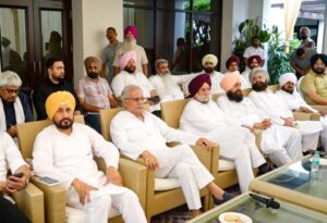 Punjab Congress News: राहुल गांधी-खड़गे की संभावित बैठक आज, पंजाब कांग्रेस विवाद पर हो सकती है बड़ी चर्चा