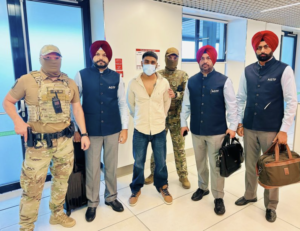 Amrit Dalum Extradited: यूरोप से भारत लाया गया गैंगस्टर अमृत दलम, जग्गू भगवानपुरिया गैंग से जुड़ा; कई मामलों में था वांटेड