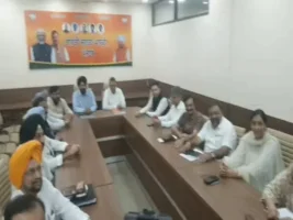 Punjab BJP: पहली बार BJP दफ्तर पहुंचे राघव चड्ढा और संदीप पाठक, दहलीज पर नमन के बाद बैठक; नशा मुक्त पंजाब यात्रा की रणनीति तैयार