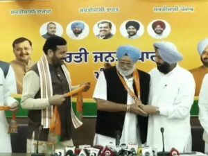 Punjab Politics: प्रकाश बादल के चचेरे भाई भूपिंदर सिंह ने अकाली दल छोड़ा, BJP में शामिल; नायब सैनी ने दिलाई सदस्यता