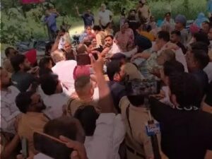 Hoshiarpur News: विजय सांपला पर प्रदर्शन के दौरान हमला, माइक से चोट और थप्पड़ मारने का आरोप; BJP-BSP कार्यकर्ताओं में झड़प