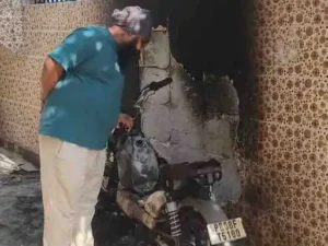 Jalandhar News: इन्फ्लुएंसर बाबा जी की स्कूटी को लगाई आग, CCTV में आरोपी कैद