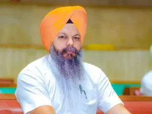 अकाल तख्त ने AAP विधायक मनविंदर सिंह ग्यासपुरा को तनखैया घोषित किया, सिखों को मेलजोल न रखने का आदेश